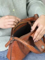 کیف زنانه چرم مجلسی مدل کارولین - Image 18
