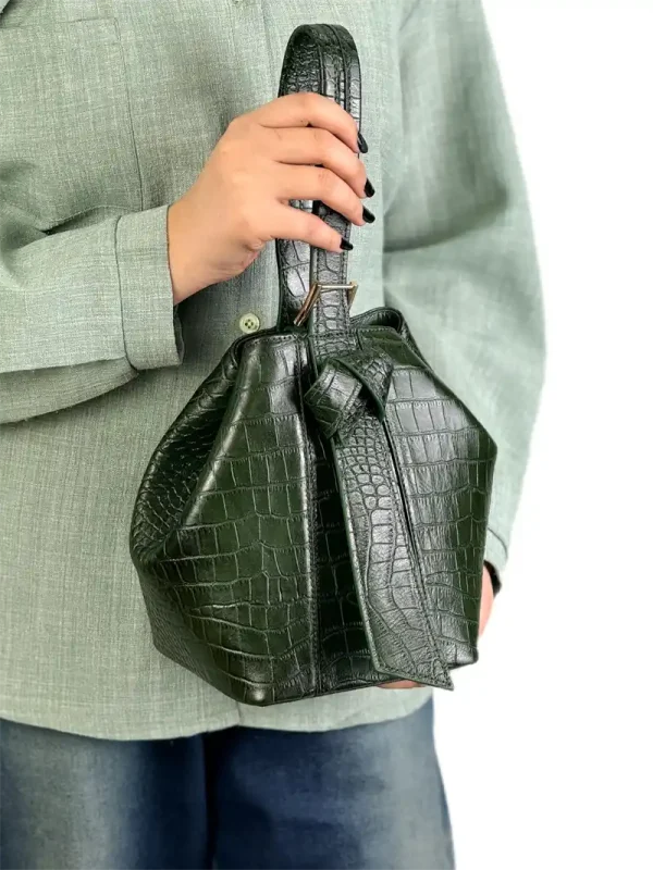 کیف زنانه چرمی شیک مدل دلاتی - Image 11