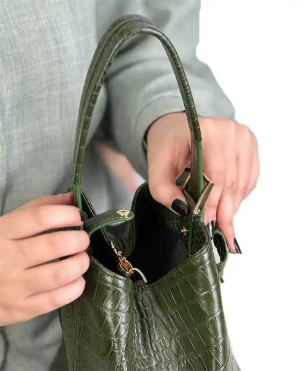 کیف زنانه چرمی شیک مدل دلاتی - Image 12