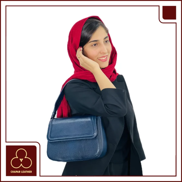 کیف زنانه چرم آرمیس سورمه ای فلوتر
