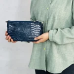 کیف دوشی زنانه چرم مدل اذر سورمه ای کرو