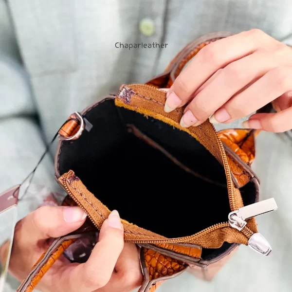 کیف چرم کوچک زنانه مدل دنیز، داخل