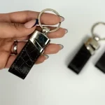 جاکلیدی چرم طبیعی مشکی کروکودیل